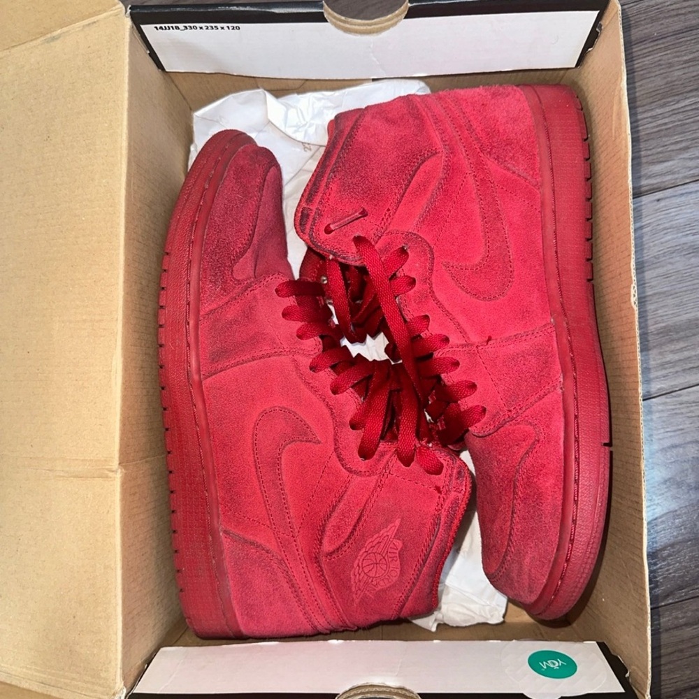 Jordan 1 retro Red Suede